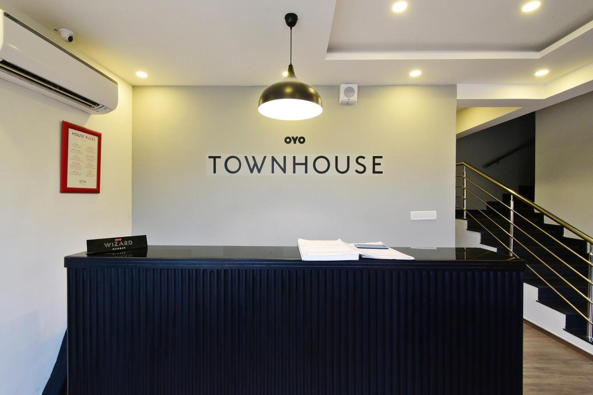 Townhouse Airport Road Hotel Yelahanka Exterior photo