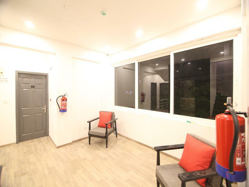 Townhouse Airport Road Hotel Yelahanka Exterior photo