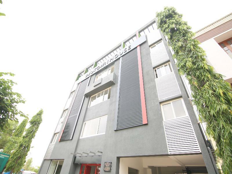 Townhouse Airport Road Hotel Yelahanka Exterior photo