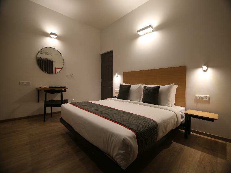 Townhouse Airport Road Hotel Yelahanka Exterior photo